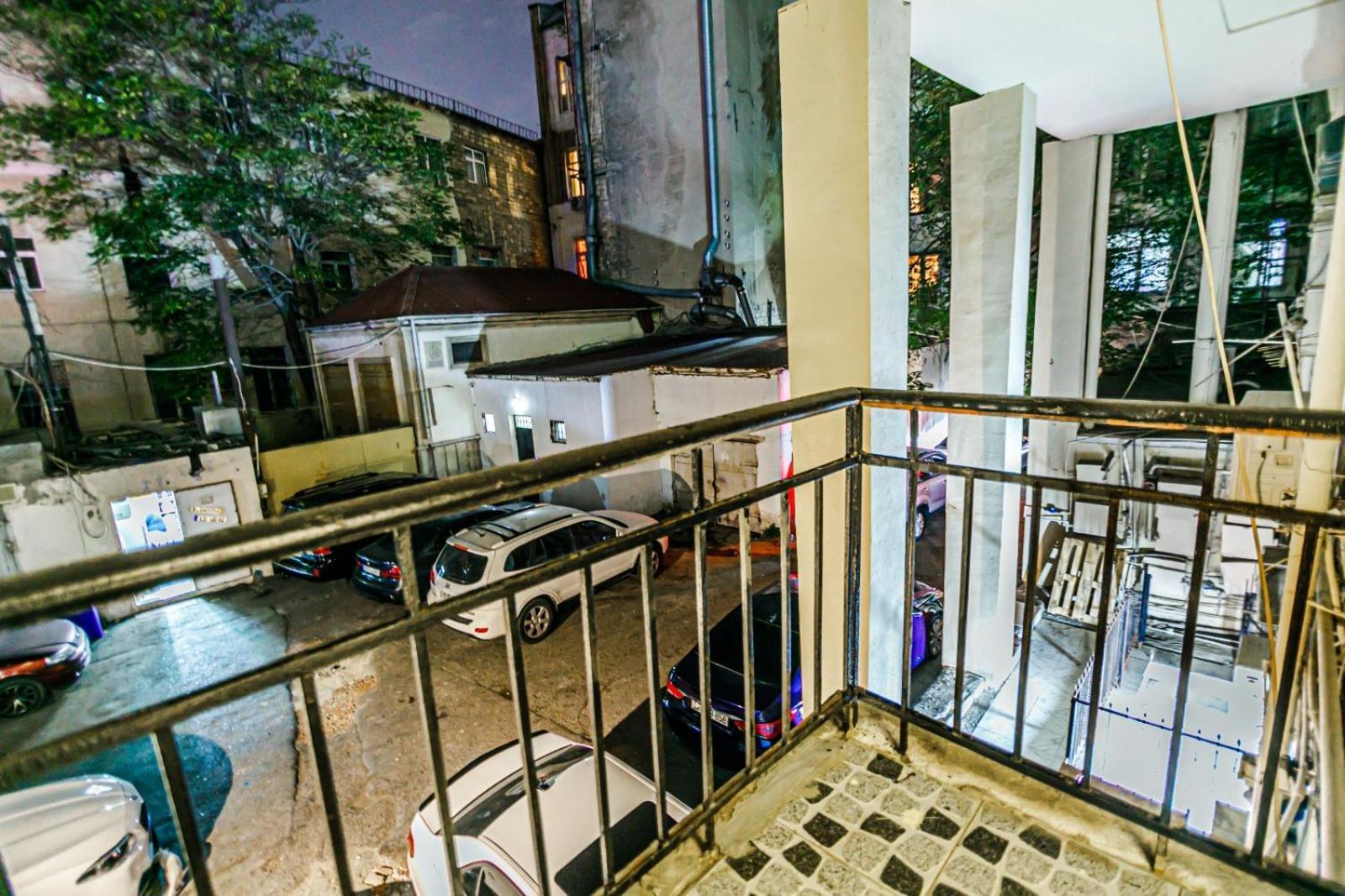 M Estate. 2 Room Home In Targovu Баку Экстерьер фото