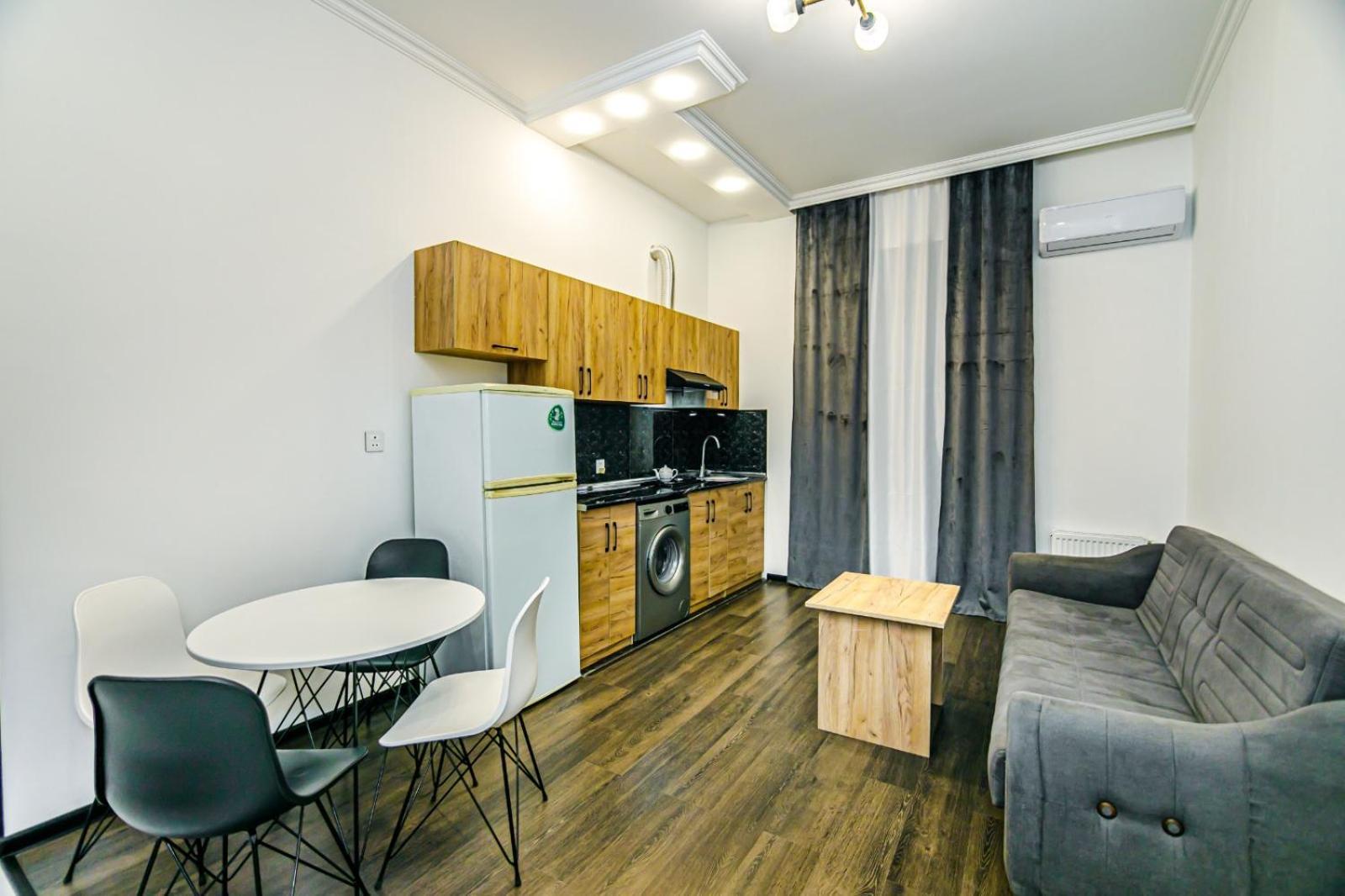 M Estate. 2 Room Home In Targovu Баку Экстерьер фото